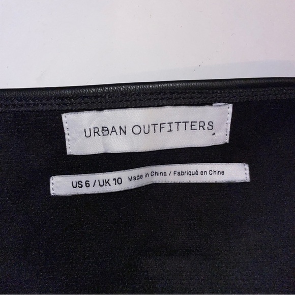 Urban Outfitters dress faux leather snap closure jumper black size 6 - Picture 6 of 7